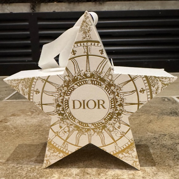 Limited Edition Dior Holiday 2024 Star Ornament and Deluxe Sample - Picture 3 of 7